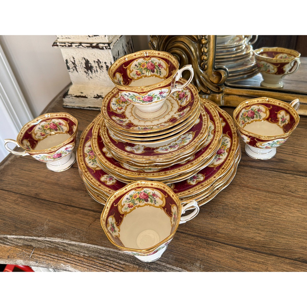 Royal Albert Lady Hamilton 4 (5) Piece Place Settings (20 Pieces) - HTF